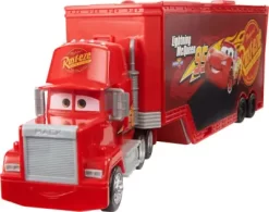 Disney Cars Legetøj - Transforming Mack - Inkl. Lynet Mcqueen