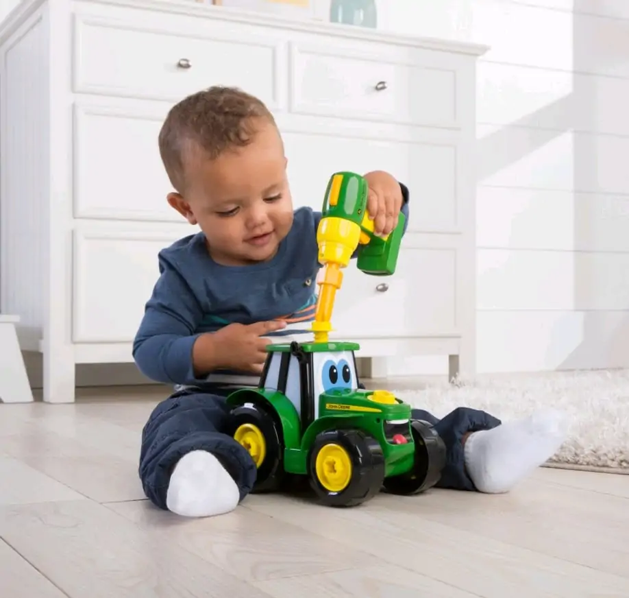 John Deere Legetøjstraktor Samlesæt - Byg En Johnny 4 John Deere Legetøjstraktor Samlesæt - Byg En Johnny - Billede 2