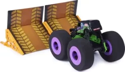 Monster Jam - Rc Grave Digger - Ramp Champ Sæt - 1:15 - Fjernstyret Monster Truck