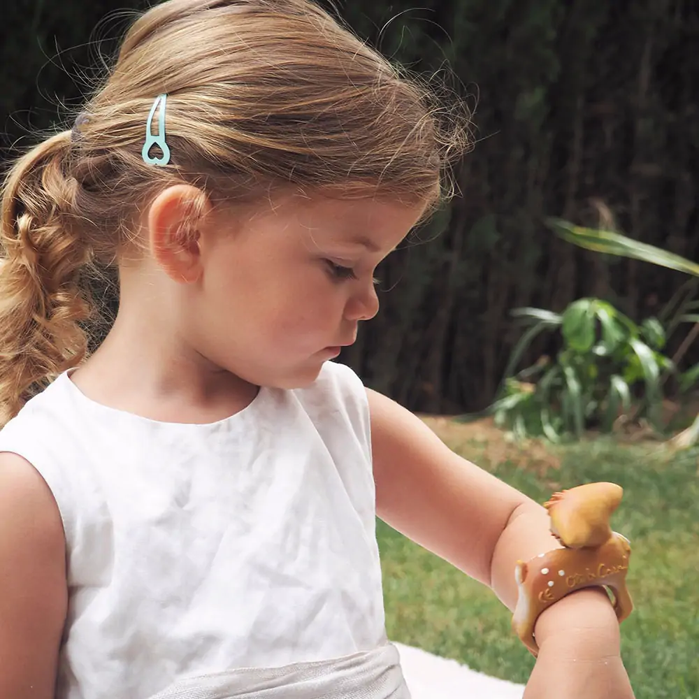 Oli & Carol - 2-I-1 Bidering Og Armbånd - Bambien Olive 8 Oli & Carol - 2-I-1 Bidering Og Armbånd - Bambien Olive - Billede 6