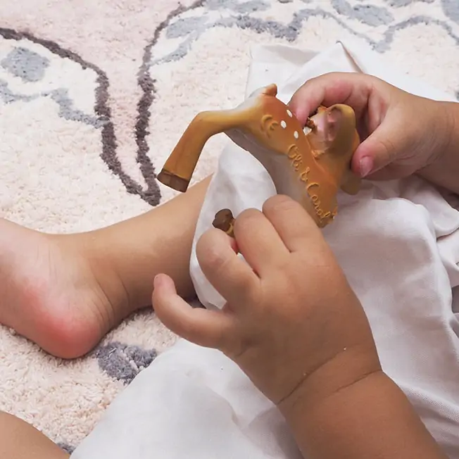 Oli & Carol - 2-I-1 Bidering Og Armbånd - Bambien Olive 9 Oli & Carol - 2-I-1 Bidering Og Armbånd - Bambien Olive - Billede 7