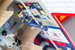 Revell Junior Kit - Brandstation - 1:20 - 103 Dele -Legetøjsland playset fire station 00850 574845 8